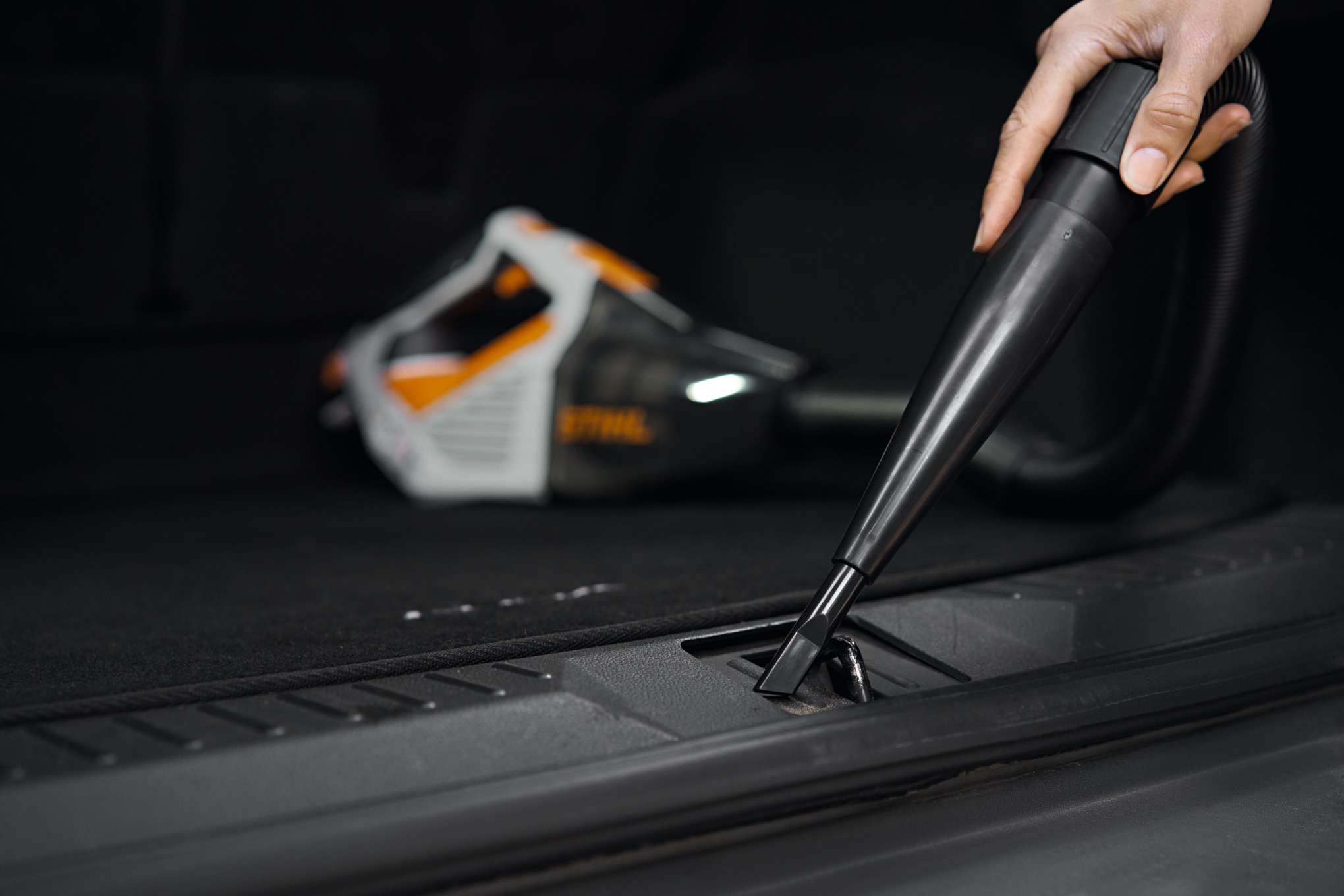  Cleaning the car with the SEA 20